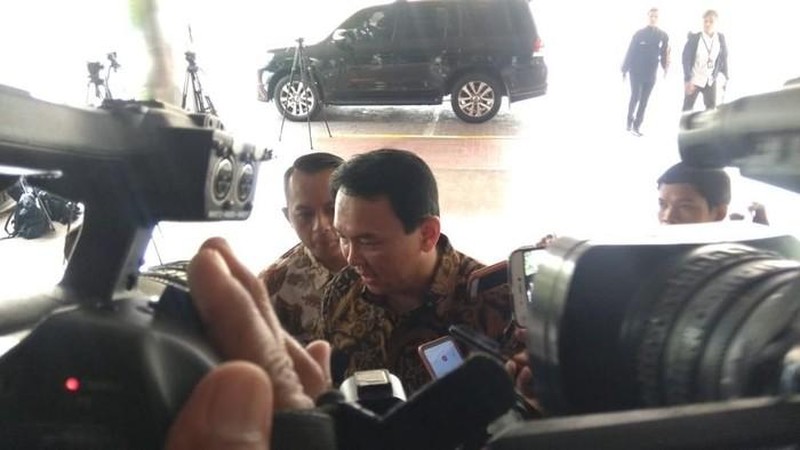 Tiba di Kementerian BUMN, Ahok Sah Jadi Komut Pertamina Hari Ini   Baca artikel detikfinance, "Tiba