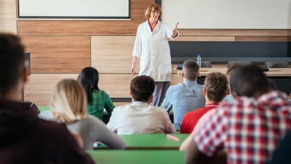 Saatnya Jadi Trainer Profesional Bersertifikasi BNSP yang Diakui Negara