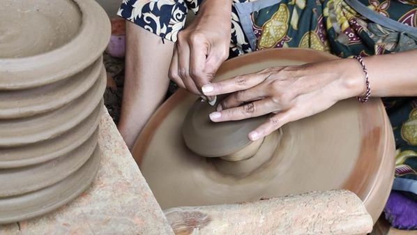 Kenali Emosi dan Beri Ruang Ruang Diri di Workshop Pottery Jakarta