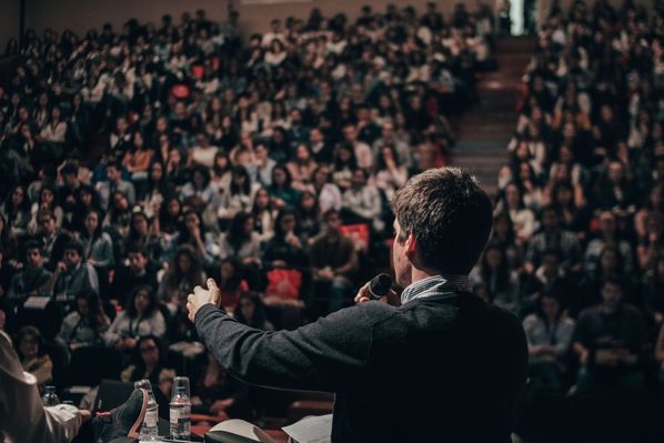 The Hidden Power of Speaking, Cara Ampuh Atasi Blank Saat Presentasi