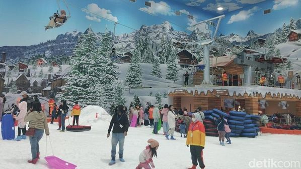 Sensasi Musim Dingin di Trans Snow World Makassar, Spesial Amayzing Deals 60 Ribuan!