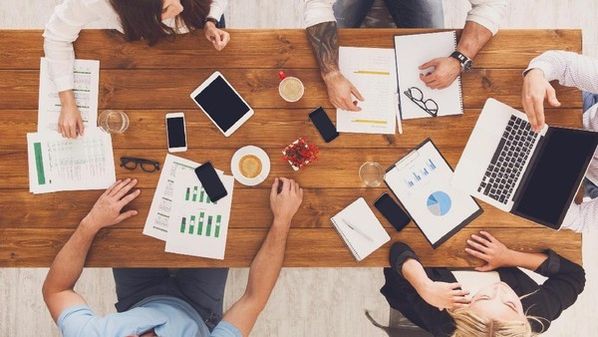 Atasan Tidak Paham Laporanmu? Saatnya Upgrade Cara Kamu Bicara dengan Data