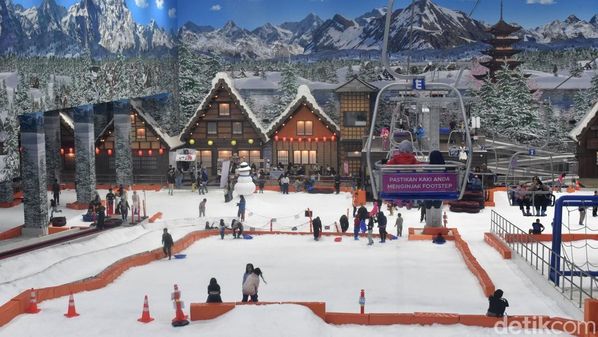 Liburan Berdua Sama Anak, Main Salju di Trans Snow World Makassar Ada Promo Hemat