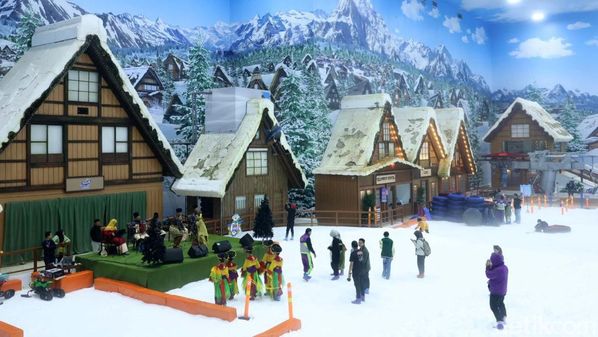Mau Healing Sendirian? Tetap Bisa Main Salju di Trans Snow World Bekasi
