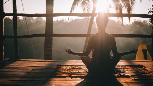 Pertama Kali Yoga? Ikuti Sesi Outdoor Yoga yang Ramah untuk Pemula