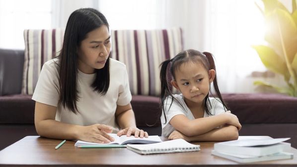 Anak Masih Grogi Ngomong Bahasa Inggris? Ikuti Kursus Onlinenya di Sini