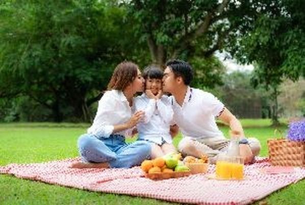 Cari Spot Piknik yang Estetik di Jakarta? Coba Sarapan di Taman Ini