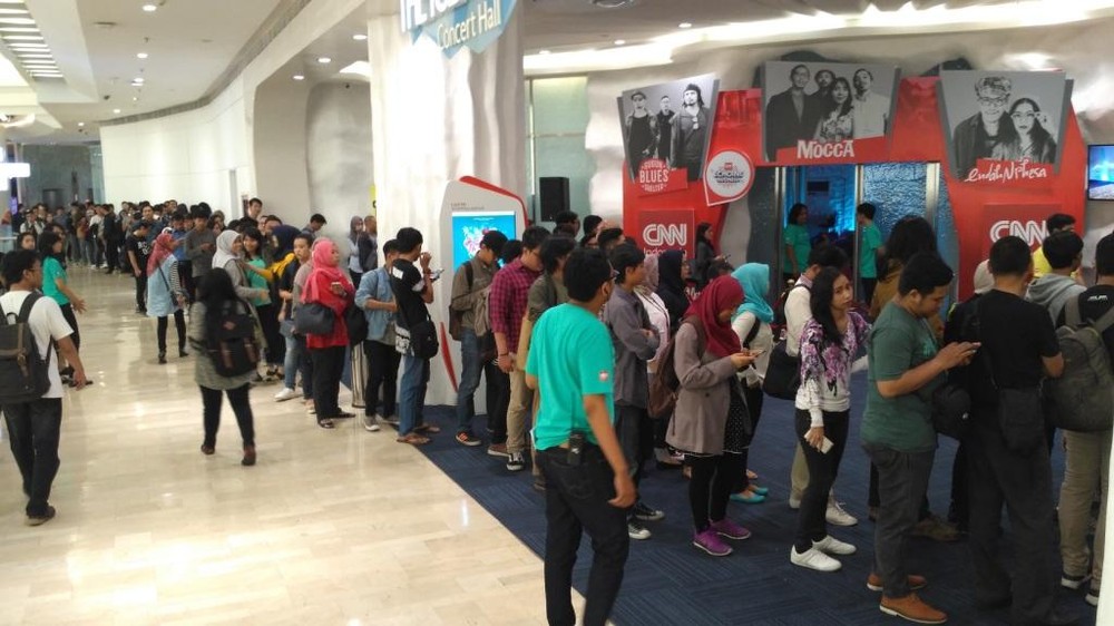 Antrian registrasi ulang pendatang Music At Newsroom Special Echoing Indonesia Antrian registrasi ulang pendatang Music At Newsroom Special Echoing Indonesia