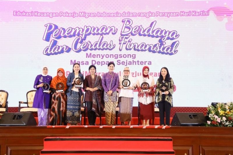 Puteri Komarudin