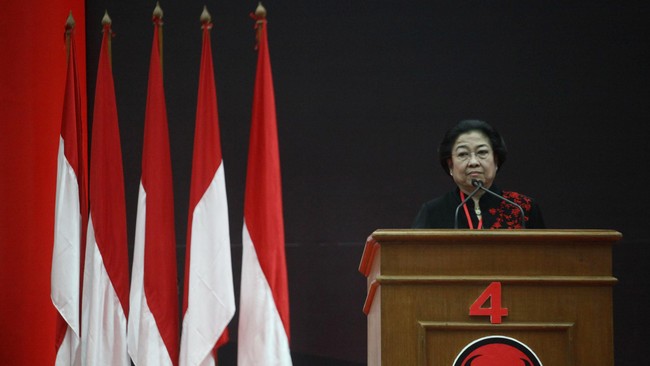 PDI Perjuangan tetap berkeras untuk mengusulkan pemilihan kepala daerah secara langsung. Soal penghematan biaya, partai banteng ini mengusulkan pilkada langsung serentak yang diakui jauh lebih murah