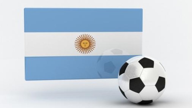Sebuah pertandingan sepak bola di divisi lokal Argentina dibatalkan setelah wasit mengeluarkan 12 kartu merah terhadap para pemain berkelahi di lapangan.