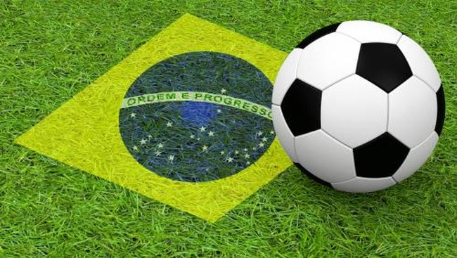 Legenda sepakbola Brasil, Rivaldo yang baru saja gantung sepatu pada tahun lalu berencana untuk kembali merumput saat ini.