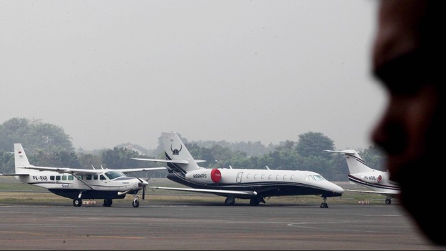 Maskapai Lion Air mengaku dapat izin mengembangkan Bandara Halim Perdanakusuma dari Kementerian Keuangan dan Kementerian Pertahanan.