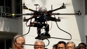 Penyedia Jasa Kirim Barang Mulai Pakai Drone