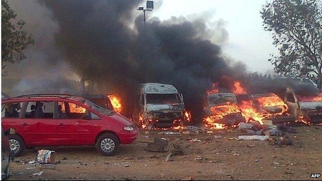 Dua wanita pelaku bom bunuh diri menewaskan 44 orang di sebuah pasar di Maiduguri, kota yang menjadi salah satu jantung kelompok militan Islam.