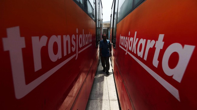 Tersangka kasus pengadaan bus Transjakarta anggaran 2013, mengaku belum tahu dirinya jadi tersangka dalam kasus pengadaan bus Transjakarta yang lain