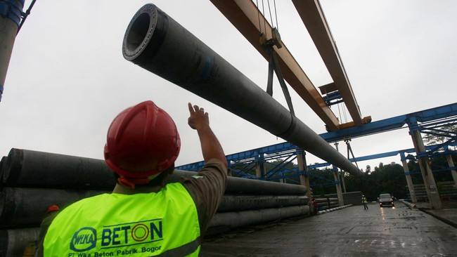 Naiknya produksi beton ditopang oleh rencana Pemerintahan Joko Widodo yang akan meningkatkan pembangunan infrastruktur.