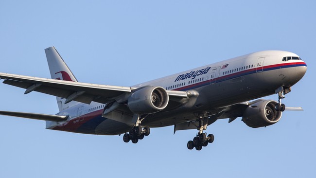 Puing-puing pesawat yang diduga MH370 ditemukan di lepas pantai pulau Reunion, pulau di Samudra Hindia yang masuk kawasan Perancis. 
