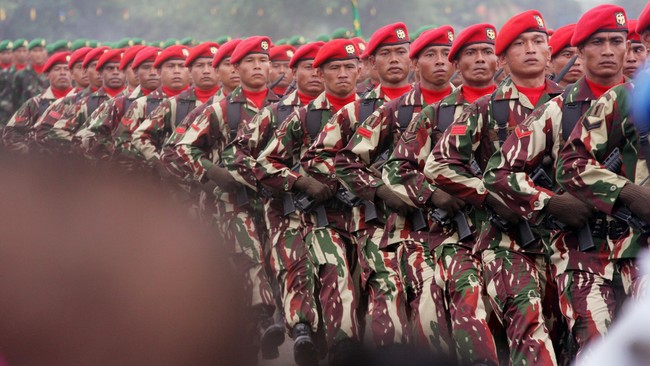 Kendati telah dilangsungkan pertemuan antara petinggi Polri dan TNI, namun TNI tetap akan menuntut&nbsp;pelaku penembakan terhadap anggotanya tetap dihukum.