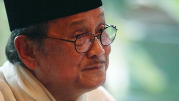 Ilona ditantang pindah agama dan datang ke Indonesia