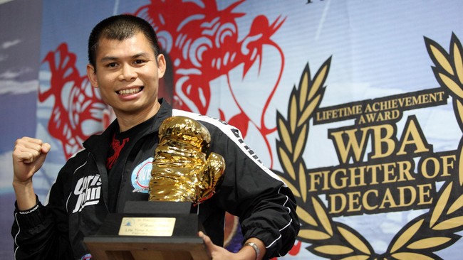 Usai pensiun dari dunia tinju, tubuh Chris John mulai mengalami perubahan. Hari-hari penuh latihan berat yang kini hilang jadi sebab utama terjadinya hal itu.