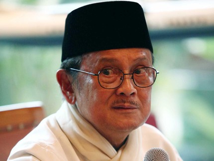 Awalnya Habibie Ngotot Tolak dijodohkan dengan Ainun, Mami Marah Besar