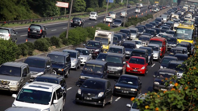Berdasarkan perhitungannya, kenaikan tarif tol Jakarta-Cikampek akan dilakukan pada minggu pertama Oktober 2014. BPJT menyatakan tidak ada kenaikan tarif tol lagi tahun ini setelah ruas tol tersebut.
