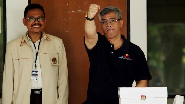 Uji materi UU Tindak Pidana Pencucian Uang yang diajukan oleh Akil Mochtar ke ranah Mahkamah Konstitusi menuai silang pendapat. TPPU dinilai bukan semata-mata pelengkap dari sebuah kasus.