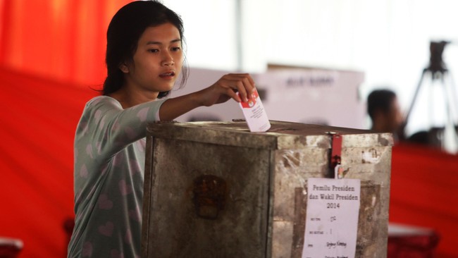 Todung menilai jika gugatan dari Prabowo-Hatta dikabulkan oleh MK maka ada delegitimasi dalam surat keputusan yang telah dikeluarkan KPU.