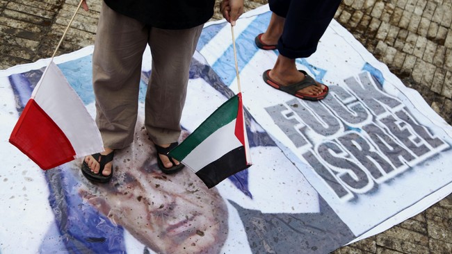 Tujuh puluh tahun setelah pembunuhan massal umat Yahudi di Jerman, sentimen anti-Yahudi di berbagai negara di Eropa, membuat umat Yahudi cemas.
