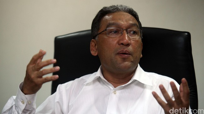 Dirjen Pajak Fuad Rahmany berjanji tak ingin lagi duduk di pemerintahan. Dia merasa masih kuat untuk berkarir di perusahaan swasta.