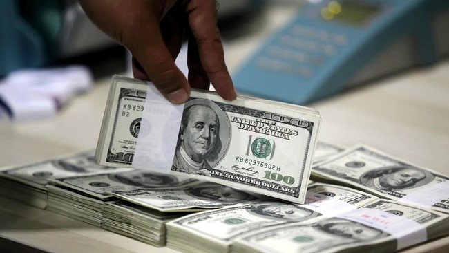 Harganya perlahan menurun dari US$ 630 per Bitcoin menjadi US$ 320 per Bitcoin atau turun 50 persen dalam kurun waktu 3 bulan.