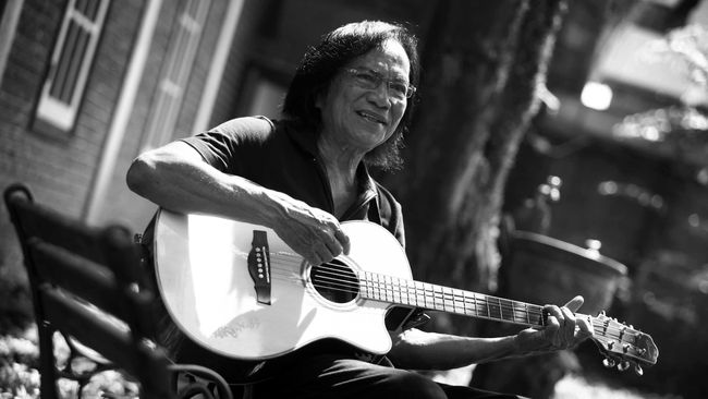 Tenggelamnya musisi-musisi lawas ke balik panggung membuat kerinduan para penggemar membuncah. Melalui 'From the Old Time Best: Jakarta Dekade', dahaga itu akan terobati.