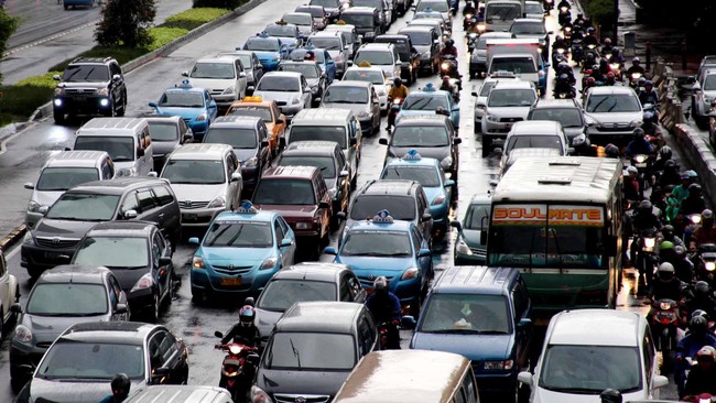 Pemerintah memperkirakan kapasitas pasar otomotif Indonesia akan mencapai 3 juta unit pada 2024 dan meningkat menjadi 5 juta unit pada 2029. Saat ini pasar otomotif Indonesia adalah 1 juta unit.