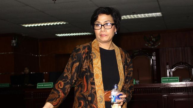 Selain punya gaya kepemimpinan yang berbeda, kesembilan menteri perempuan tersebut juga punya gaya busana yang berbeda-beda.
