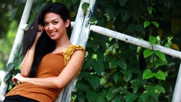 img-title Heboh Kabar Sylvia Fully Hamil Besar, Kapan Nikahnya?
