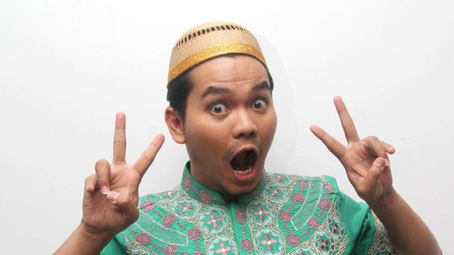 Sejumlah selebriti bakal membabat habis rambut kepala mereka demi menggalang dana bagi para penderita kanker.