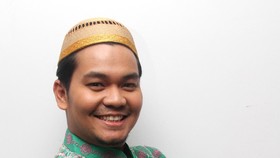 Selebriti Siap Kehilangan 'Mahkota' demi Penderita Kanker