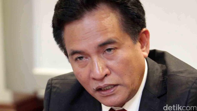 Mahkamah Konstitusi mengelar sidang pemeriksaan pendahuluan uji materi UU Nomor 41/1999 tentang Kehutanan dan UU Penataan Ruang. Gugatan tersebut menyoal kewenangan pemerintah pusat dalam mengurusi hutan yang berada di kabupaten.