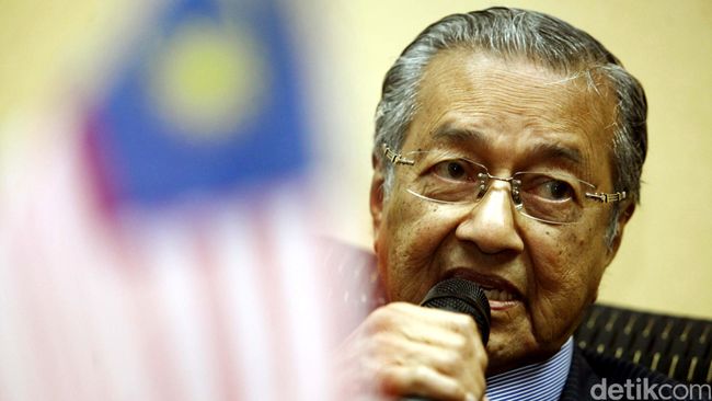Lewat Blog Mahathir Mohamad Beberkan Skandal Pm Najib