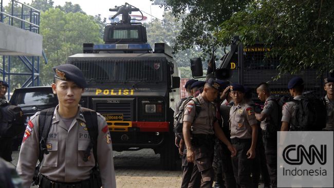SKK Migas: Kondisi Blok Cepu Sudah Kondusif Tim SKK Migas yang datang untuk memonitor target dikejutkan dengan kericuhan dari ribuan pekerja. Mereka pun langsung menemui pihak MCL dan Tripatra.