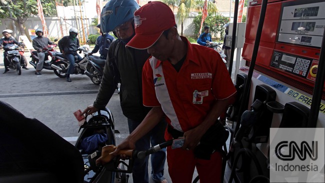 Menurut mahasiswa, harga minyak dunia masih berada di bawah harga patokan asumsi belanja pemerintah sehingga kenaikan BBM tidak perlu dilakukan.