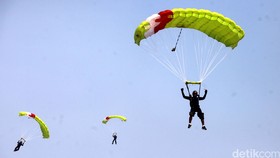 Penerjun Payung Wanita Tewas Usai Berlaga di Jogja Air Show