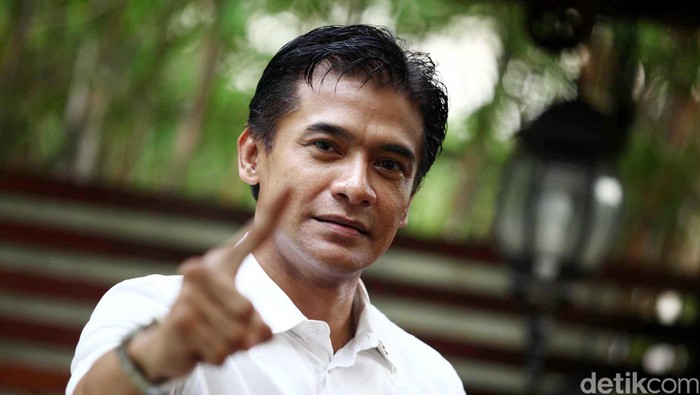Donny Damara Prasa Dhana artis berumur 47 tahun saat ditemuin di Rumah Kebangsaan Jalan Patimura No.9. File/detikFoto.