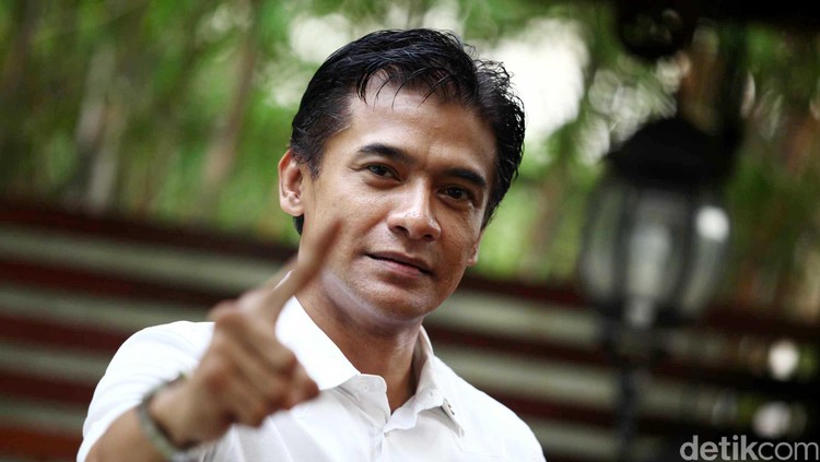 Donny Damara Prasa Dhana artis berumur 47 tahun saat ditemuin di Rumah Kebangsaan Jalan Patimura No.9. File/detikFoto.