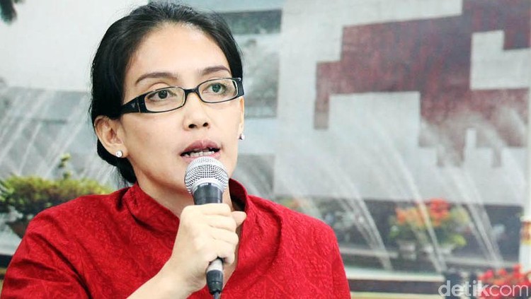 Sebelum dilantik untuk ketiga kalinya, Rieke Diah Pitaloka mengungkapkan perasaannya dan meminta maaf.
