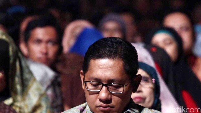 Kuasa hukum Anas Urbaningrum merasa terlalu banyak kejanggalan dan keanehan selama&nbsp;proses hukum Anas. Padahal, proses sudah menjelang pembacaan vonis.