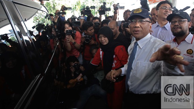 Jero diperiksa sebagai tersangka dalam kasus dugaan pemerasan di lingkungan Kementerian Energi dan Sumber Daya Mineral. Ia bakal dikorek soal penggunaan dana.
