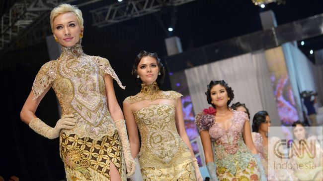 Menurut desainer Anne Avantie dan Tuty Adib serta wedding organizer Juzzon Yusuf, kebaya modern adalah gaun pengantin paling diminati.