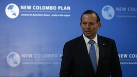 Ratu Elizabeth Tolak Bertemu Mantan PM Australia Tony Abbott